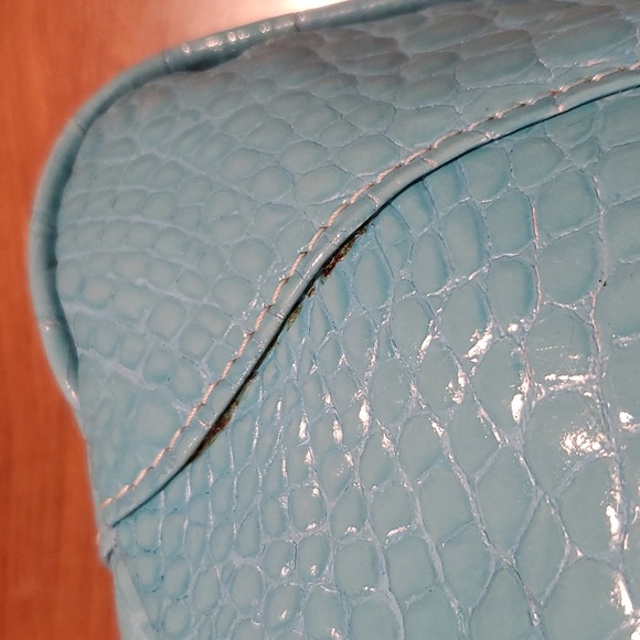 Tiziana Collections Italian turquoise patent leather handbag - Picture 8 of 14